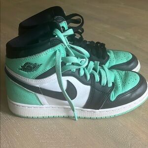 Mint and Black High-Top Sneakers JORDAN